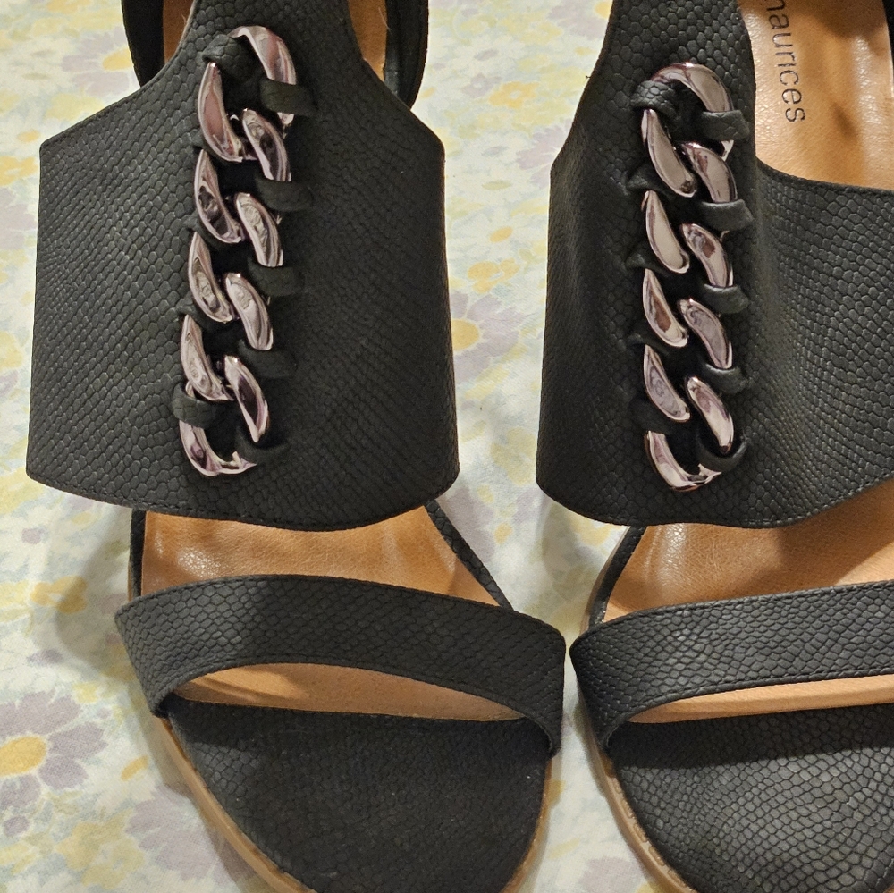 New Maurices black heels size 11